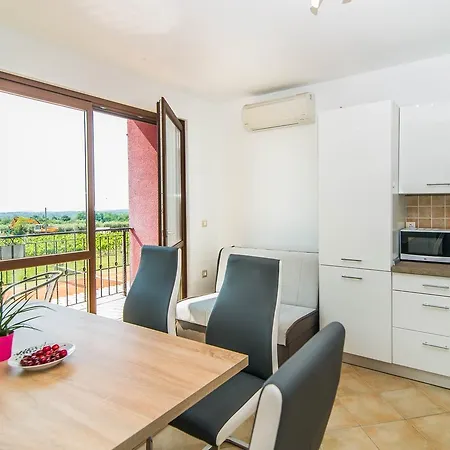 Gordana Ghedda * Nova Vas (Porec)