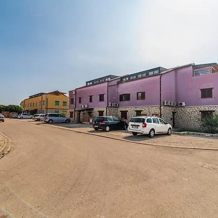 Gordana Ghedda Apartment *