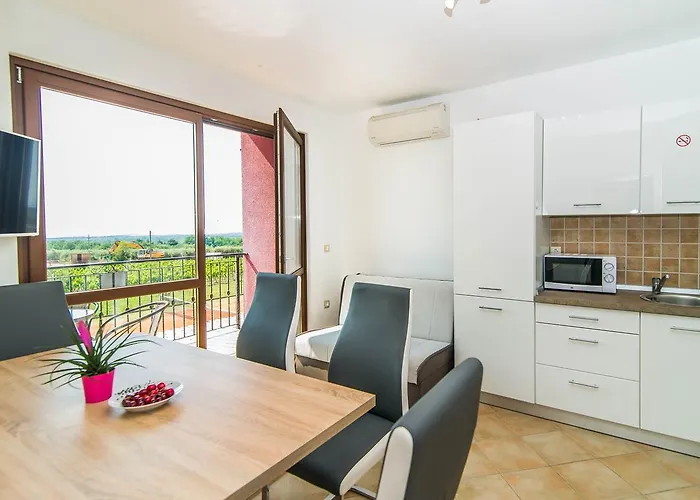 Gordana Ghedda * Nova Vas (Porec)